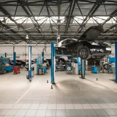 Czy budowa warsztatu samochodowego naprawdę wymaga decyzji środowiskowej?