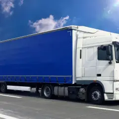 Pod jaka spedycja najlepiej jezdzic? Wybierz niezawodnego partnera transportowego