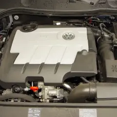 Silnik 2.0 TDI 140KM Volkswagena, gotowy do pracy.