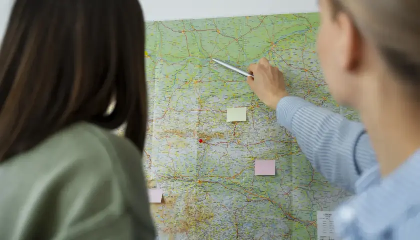 Spedytor co robi: Kluczowe zadania i odpowiedzialności w logistyce
