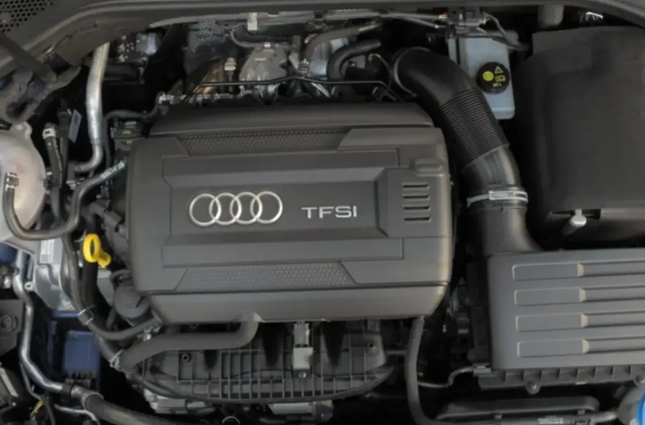 Silnik 1.8 TSI w Audi. Wiele osób szuka opinii o tym silniku, a ten obraz pokazuje jego serce.